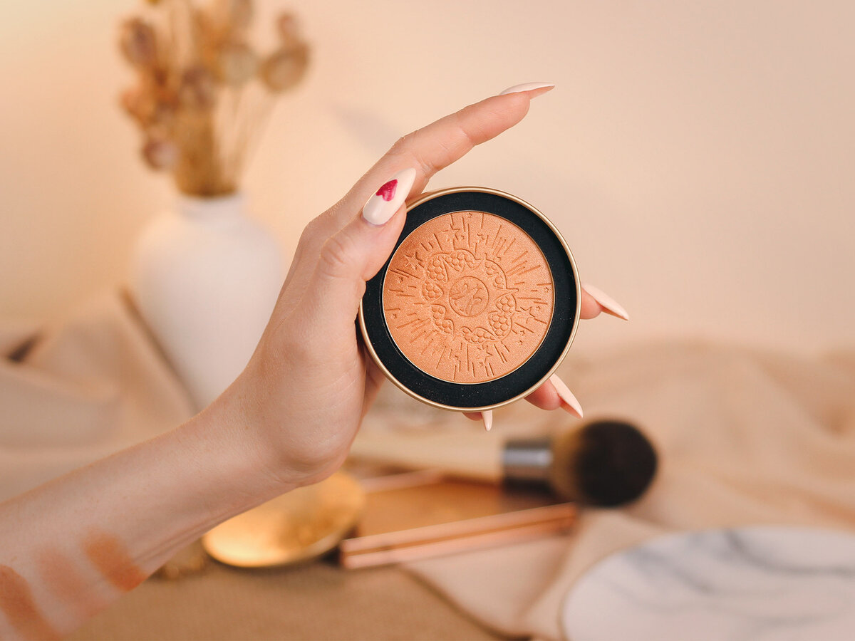 Guerlain Terracotta Golden Bee, от 2800 руб. за 10 гр.