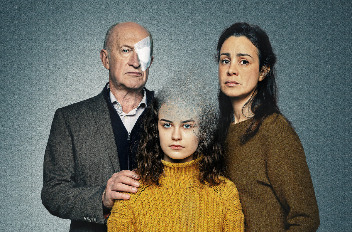 Невидимые персоны. Человек-невидимка фильм 2020. Человек невидимка 2020 кадры. Человек невидимка 2000-2002. Себастьян кейн невидимка 2000.