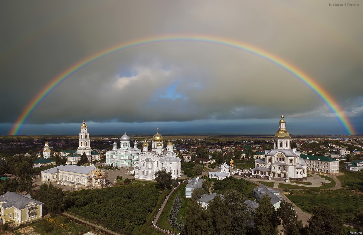 Небо над храмом