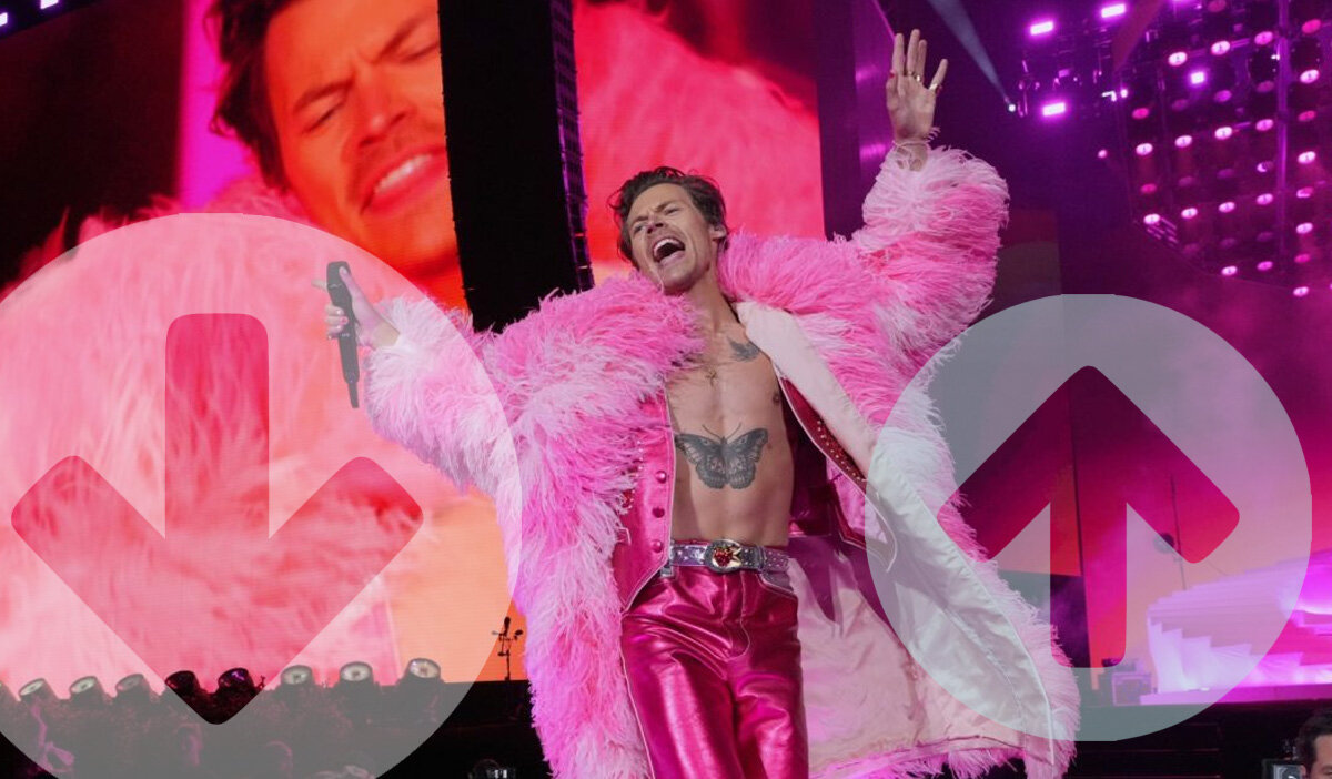 Harry Styles - во время выступления на Coachella 2022