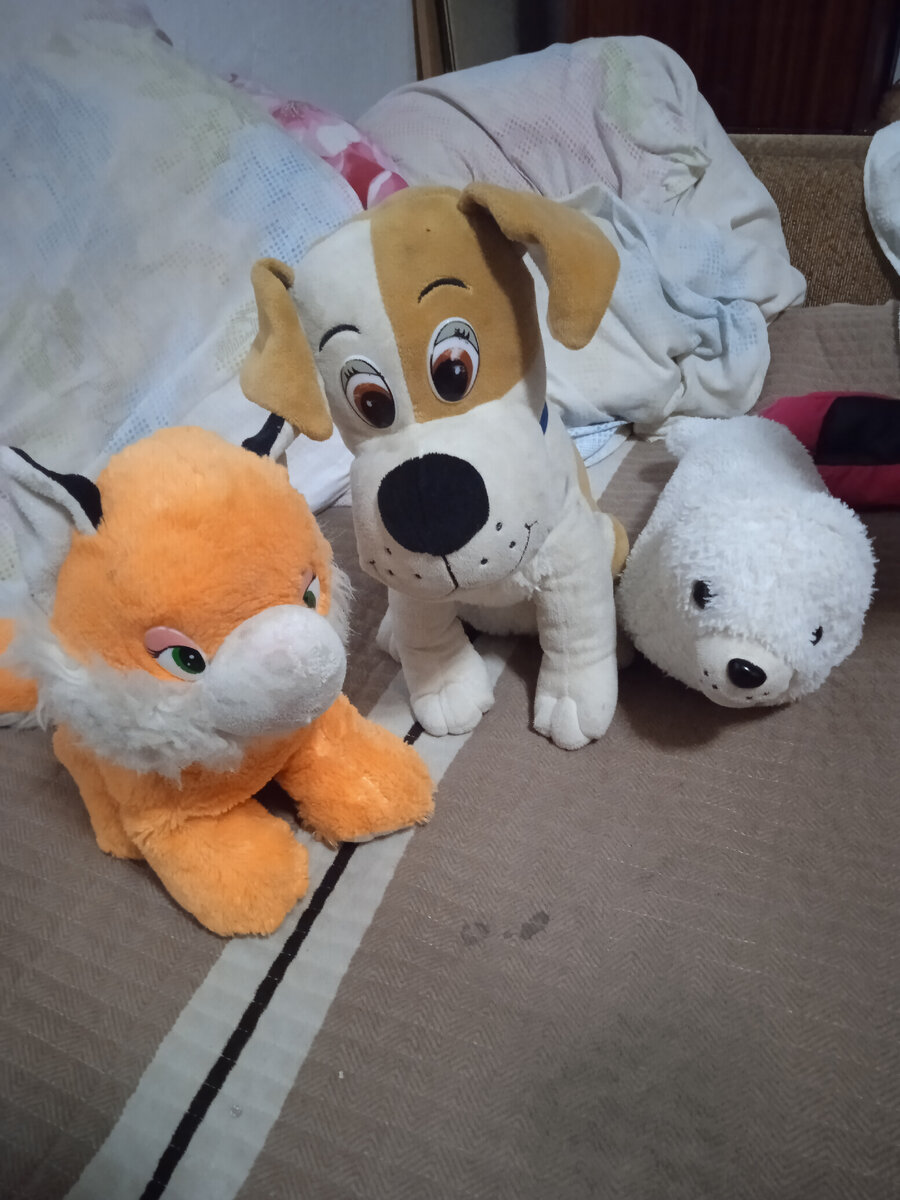 Лисичка и собака с Нерпой. 