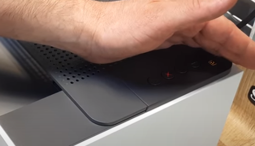 На странице конфигурации отмечены две нужных нам позиции: пароль от Wi-Fi и IP address. 