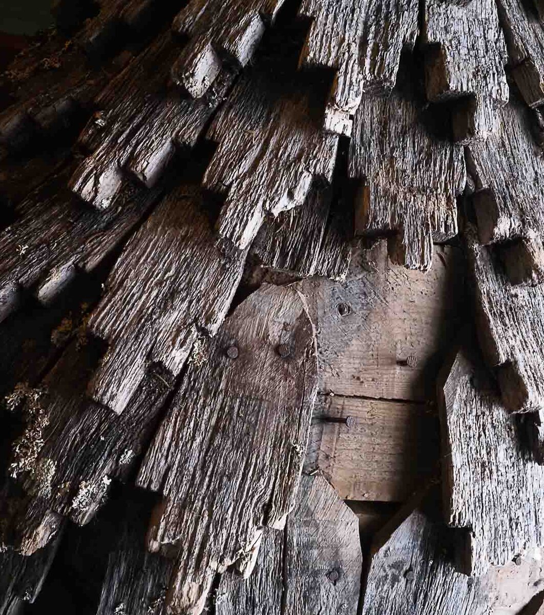 Городчатый лемех на главке часовни