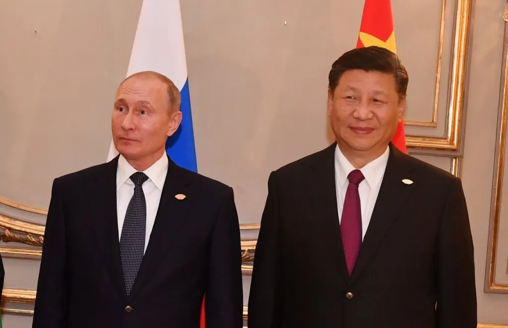 Владимир Путин (слева) и Си Цзиньпин. [MEAфотогалерея / CC BY-NC-ND 2.0] 