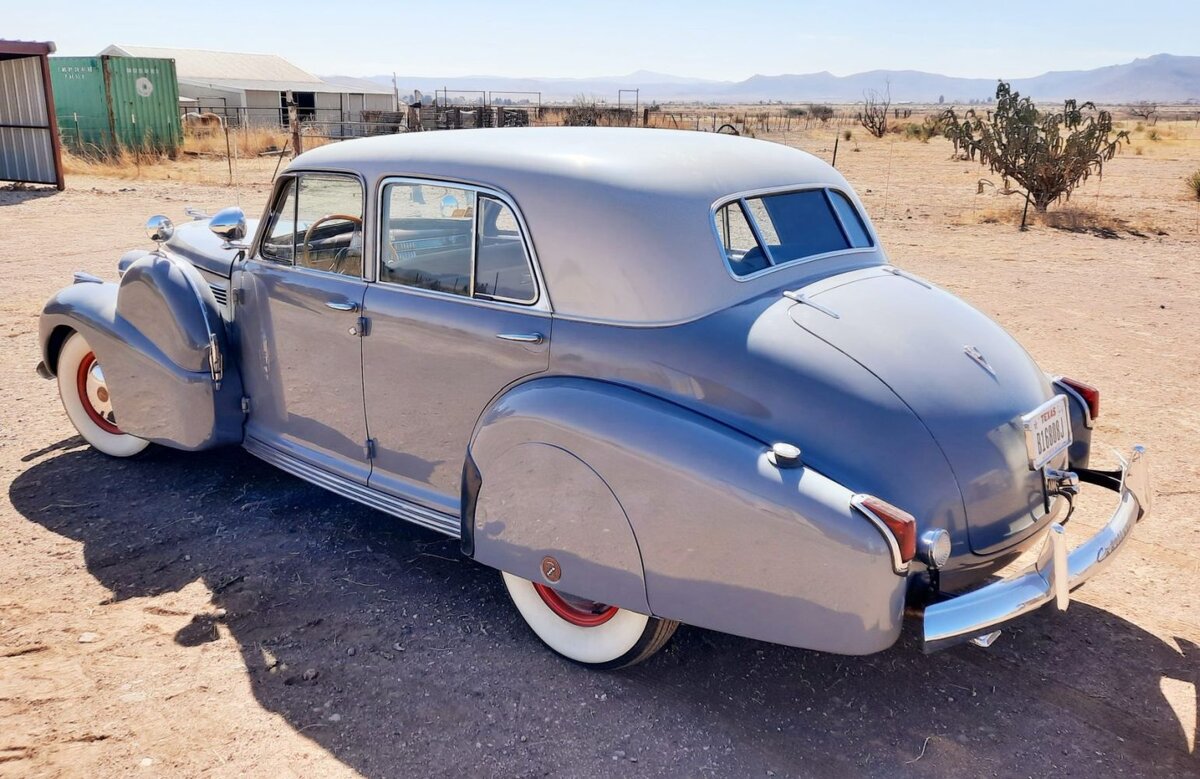 Кадиллак 1941 Fleetwood Sixty two Coupe