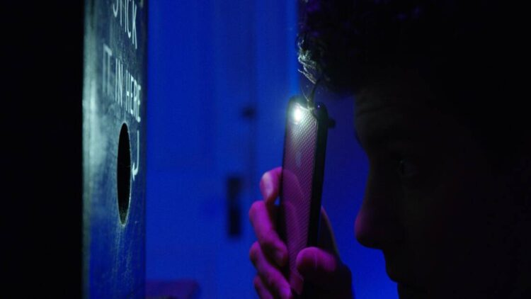 Кадр из фильма The Special. Режиссер: Брюс Смит. Оператор: Мэтт Низ. Производство: Brick Top Productions, Class of 85 LLC, Everything's Fire