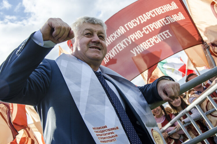 Рашит Низамов: «Результат хороший. Мы на первом этапе  зачислили всех ребят с хорошими баллами. Результаты ЕГЭ примерно на уровне прошлого года». Фото: «БИЗНЕС Online»