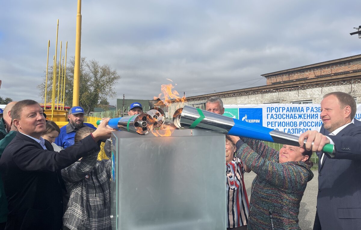    Губернатор Алтайского края Виктор Томенко и секретарь генсовета «Единой России», первый заместитель председателя Совета Федерации РФ Андрей Турчак  Наталья Тишкова/ТАСС