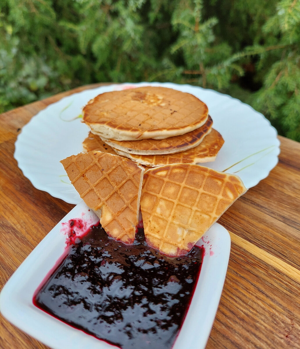 Яблочные вафли в вафельнице. Яблочные вафли. Яблочные вафли тонкие. Яблочные вафли. Яблочные вафли.