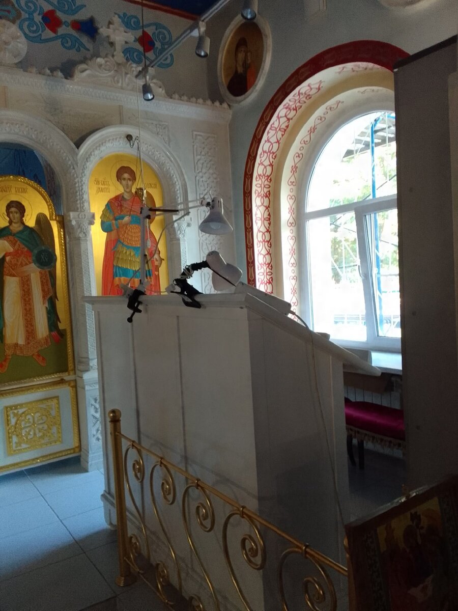Вот так выглядит клирос в храме
