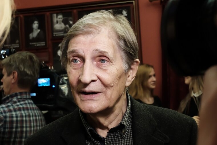    За время карьеры Ясулович снялся в «Бриллиантовой руке»