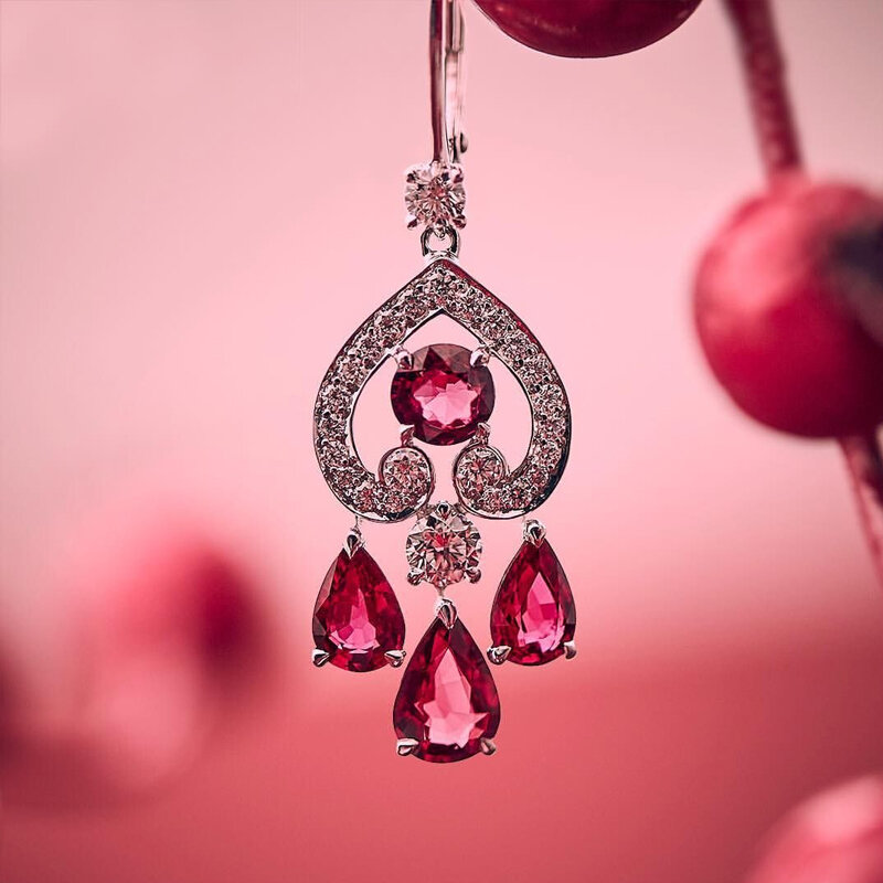 Серьги Garrard Regal из белого золота с рубинами и бриллиантами