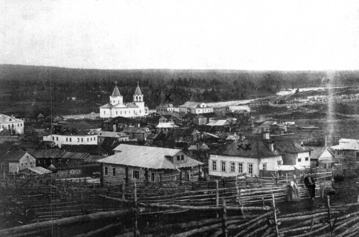 ДоПроисхождение названия села имеет несколько объяснений. Оно может происходить от саамского слова «гиера» — верхушка, макушка, верховье реки. Село известно с конца 15го- начала 16го века. К середине 16го века население подобралось к полутысяче человек.
С 16 в. Кереть - соловецкая вотчина. Кереть отвечала за снабжение продуктами монастырь. Соловецкая обитель возвела острожец - (постоянный укрепленный пункт «жилой», при котором находилось поселение) в селе Кереть. Это сооружение уступало во многом по своей мощности Кемскому и Сумскому детинцам, но оно было настоящее средневековое укрепление. Есть мысль, что именно благодаря Керети так упорно сопротивлялся осаждённый соловецкий монастырь в 17в., во время печально известного "Соловецкого сидения".бавьте описание