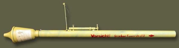 Фаустпатрон   Источник: https://vk.com/ognestrelny_mir 