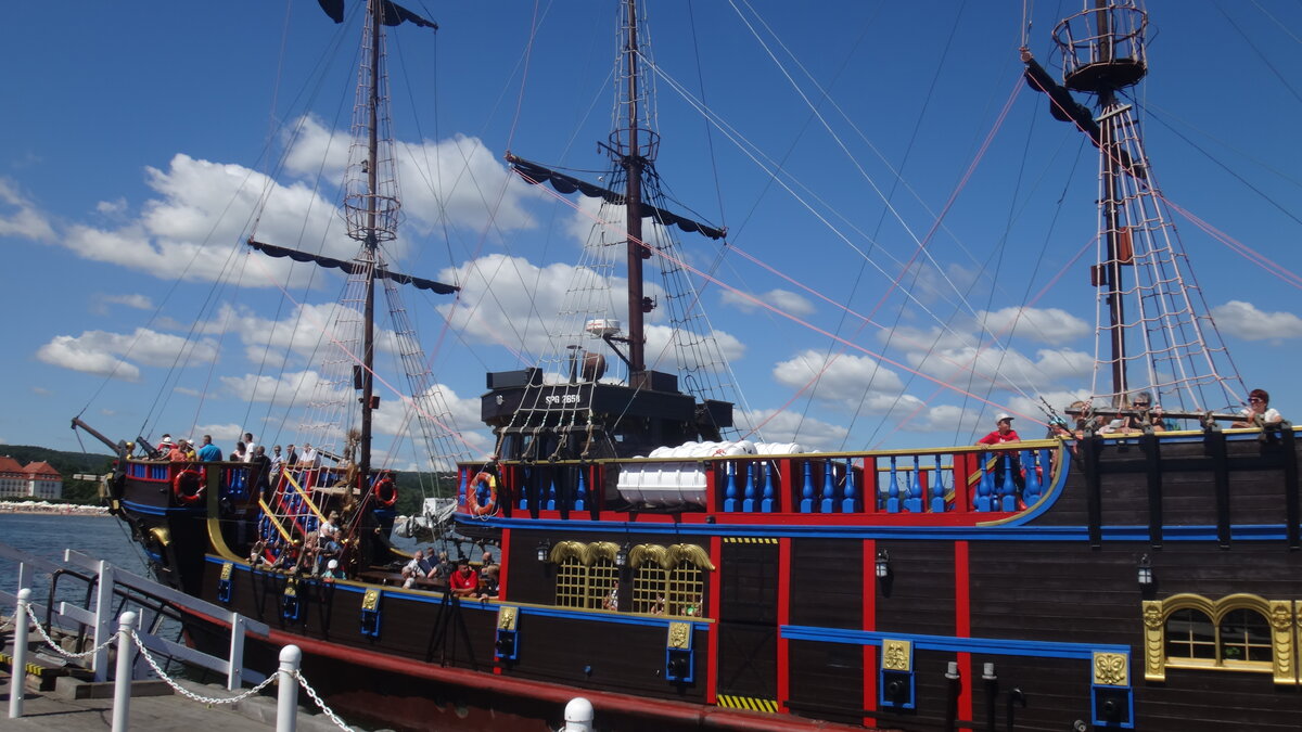 Туристический корабль