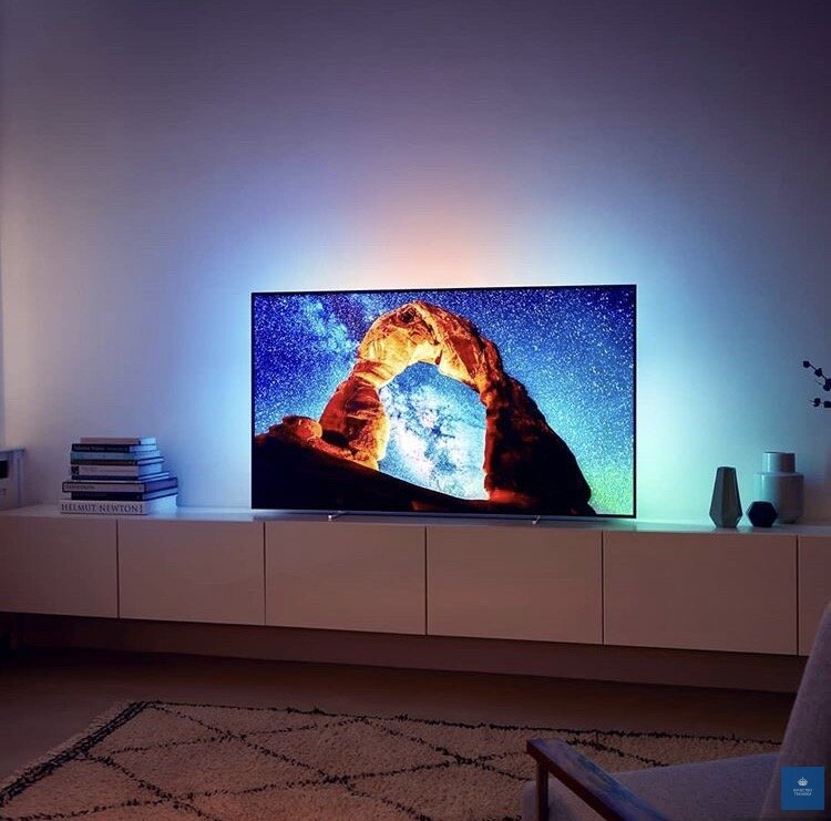 Телевизор Philips с Ambilight