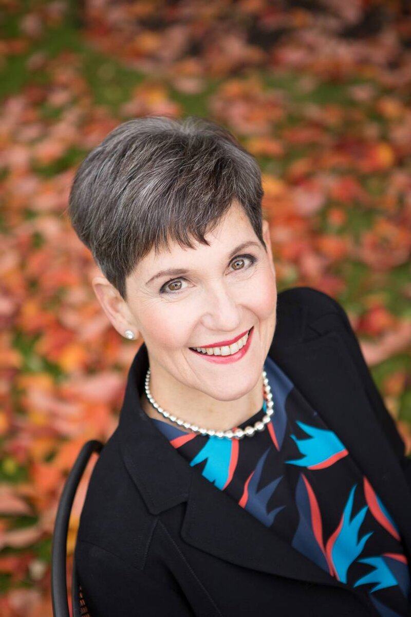 писатель и издатель Линн Мак-Таггарт 