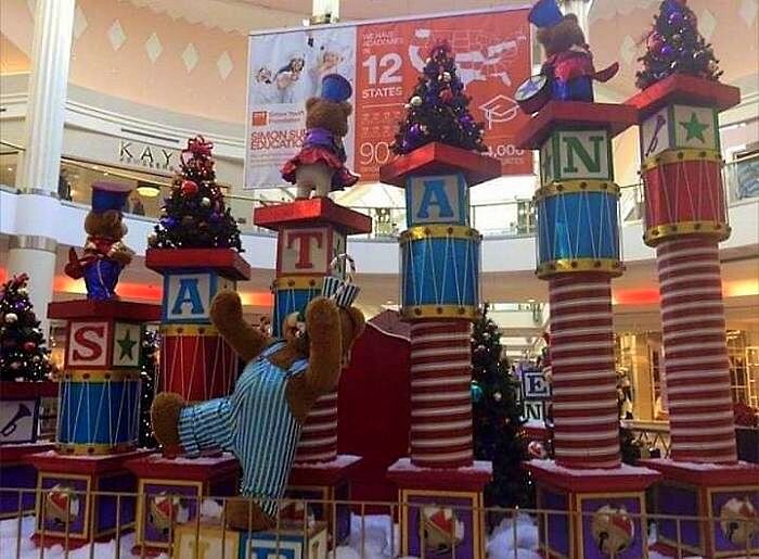 А несерьезное отношение к организации распродажи способно буквально уничтожить имидж и репутацию магазина. Прочитайте надпись на кубиках, и убедитесь в этом сами. 