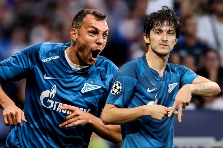 Дзюба и Азмун
Источник: https://t.championat.com/s/735x490/news/big/e/x/lion-zenit-1-1-obzor-matcha-ligi-chempimonov_1568746575750839211.jpg