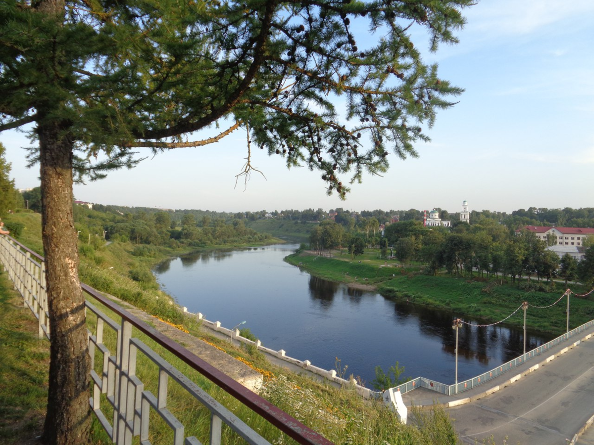 Ржев лучшее. Ржев. Ржев мост Лоча. Нижний Бор город Ржев. Городок Ржев