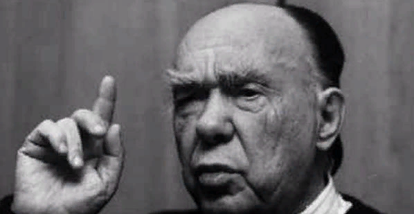 20.12.2016. "...вечная парадигма русской истории". (А.Н.Яковлев, член Политбюро ЦК КПСС, ньюлиберал). Читатель сразу готов поверить автору - ведь сказано красиво и, главное, непонятно, как будто автор приобщил его к чему-то сакральному. То, что он несёт чепуху (если привести фразу целиком), остаётся на втором плане. 
