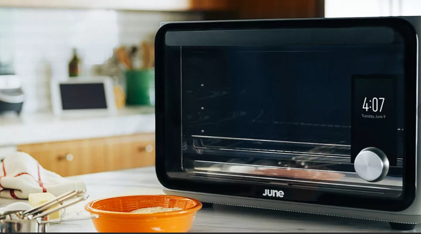 Сегодня СВЧ – это компактный прибор, не занимающий много места, со множеством функций. Это уже не диковинка, и устройство можно встретить практически на каждой кухне. 