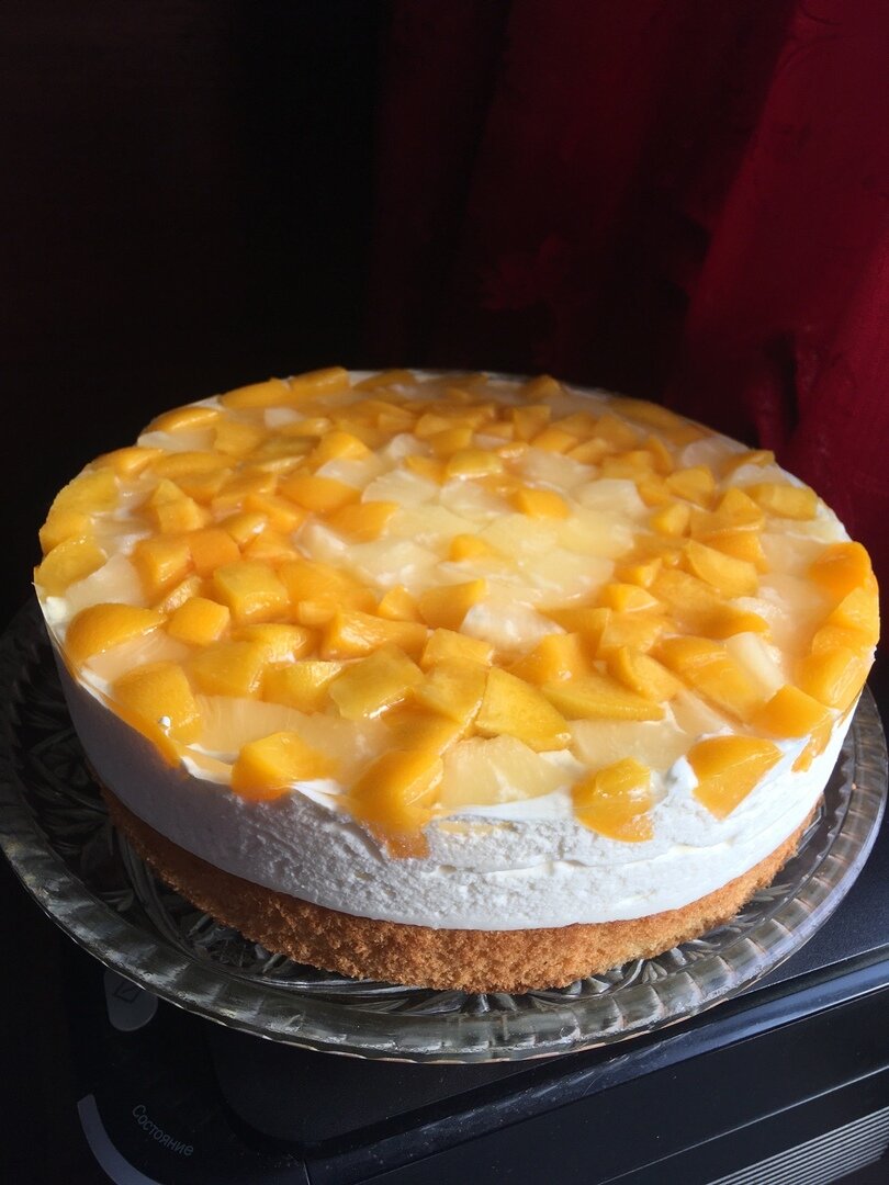 Лёгкий фруктово-творожный торт готов. Приятного аппетита!