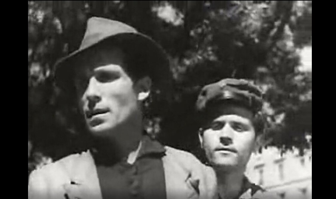 Стоп-кадр из фильма "Похитители велосипедов" (1948)