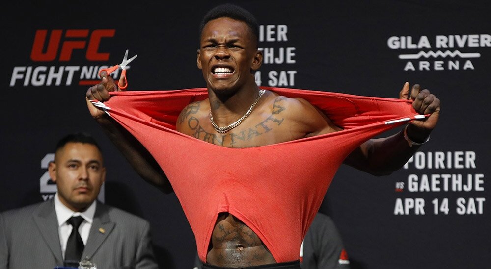 Исраель Адесанья, абсолютный чемпион в среднем весе UFC
