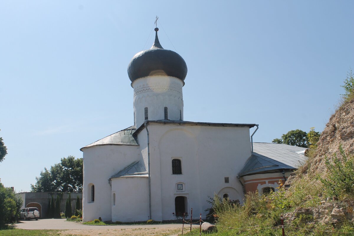 ансамбль снетогорского монастыря собор рождества богородицы псков. ансамбль снетогорского монастыря собор рождества богородицы псков. соборе снетогорского монастыря. рождественский собор снетогорского монастыря 1311. собор снетогорского монастыря в пскове.