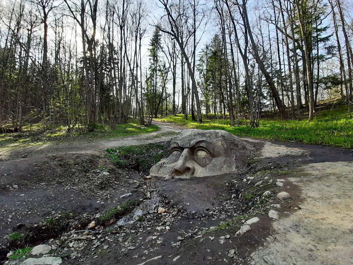 каменная голова в санкт петербурге