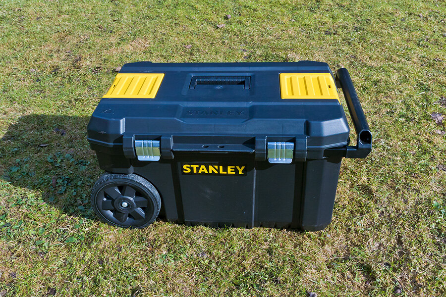Ящик для инструментов STANLEY с колесами STST1-80150 Essential Chest. (Источник: фото автора)