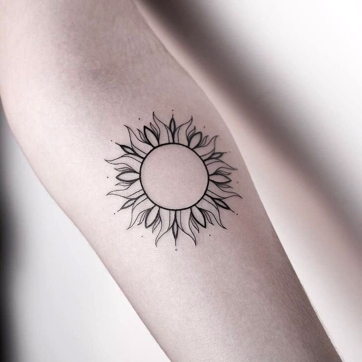 Татуировка Солнце: виды тату и значения