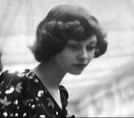Елена в молодости