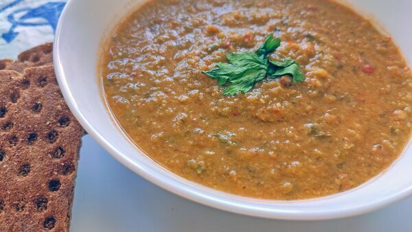 Гороховый суп-пюре из свежего зеленого горошка