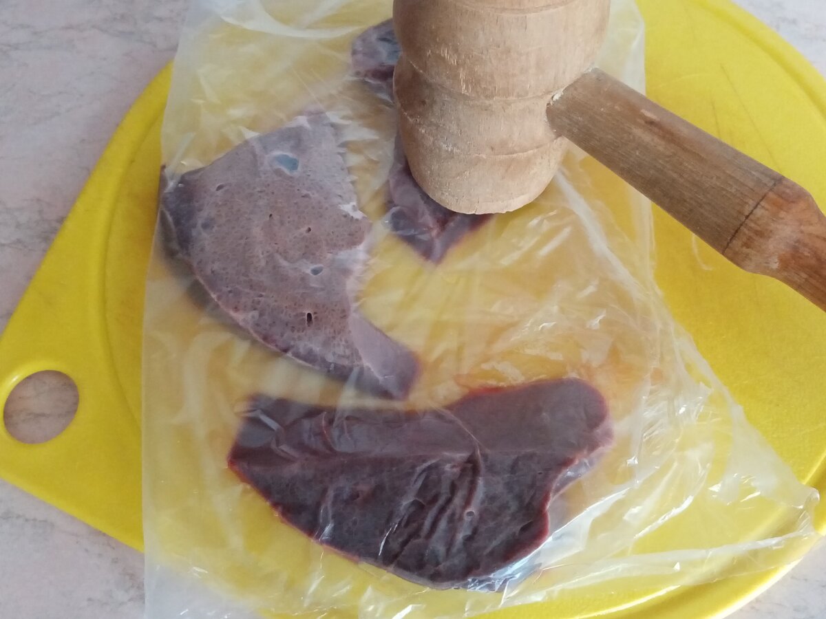 Приготовление свиной печени.