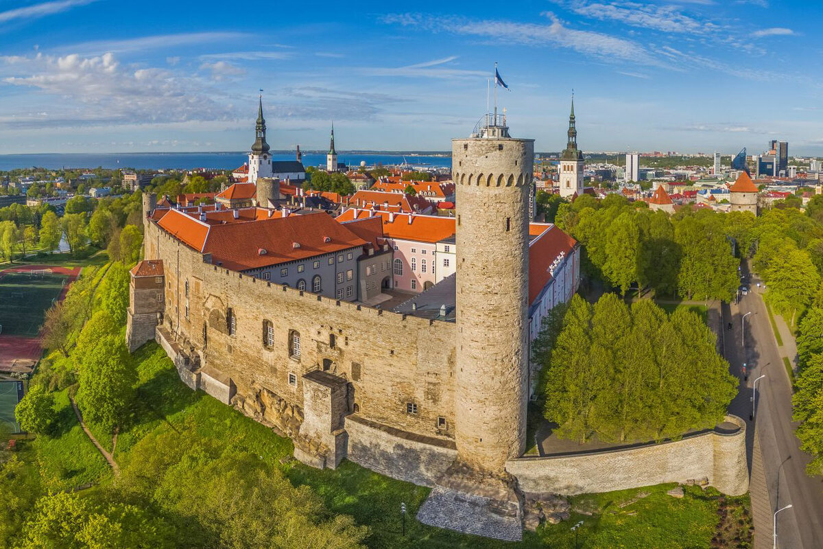 Замок Тоомпеа в городе Таллин (фото взято с ресурса pitbus.ru)