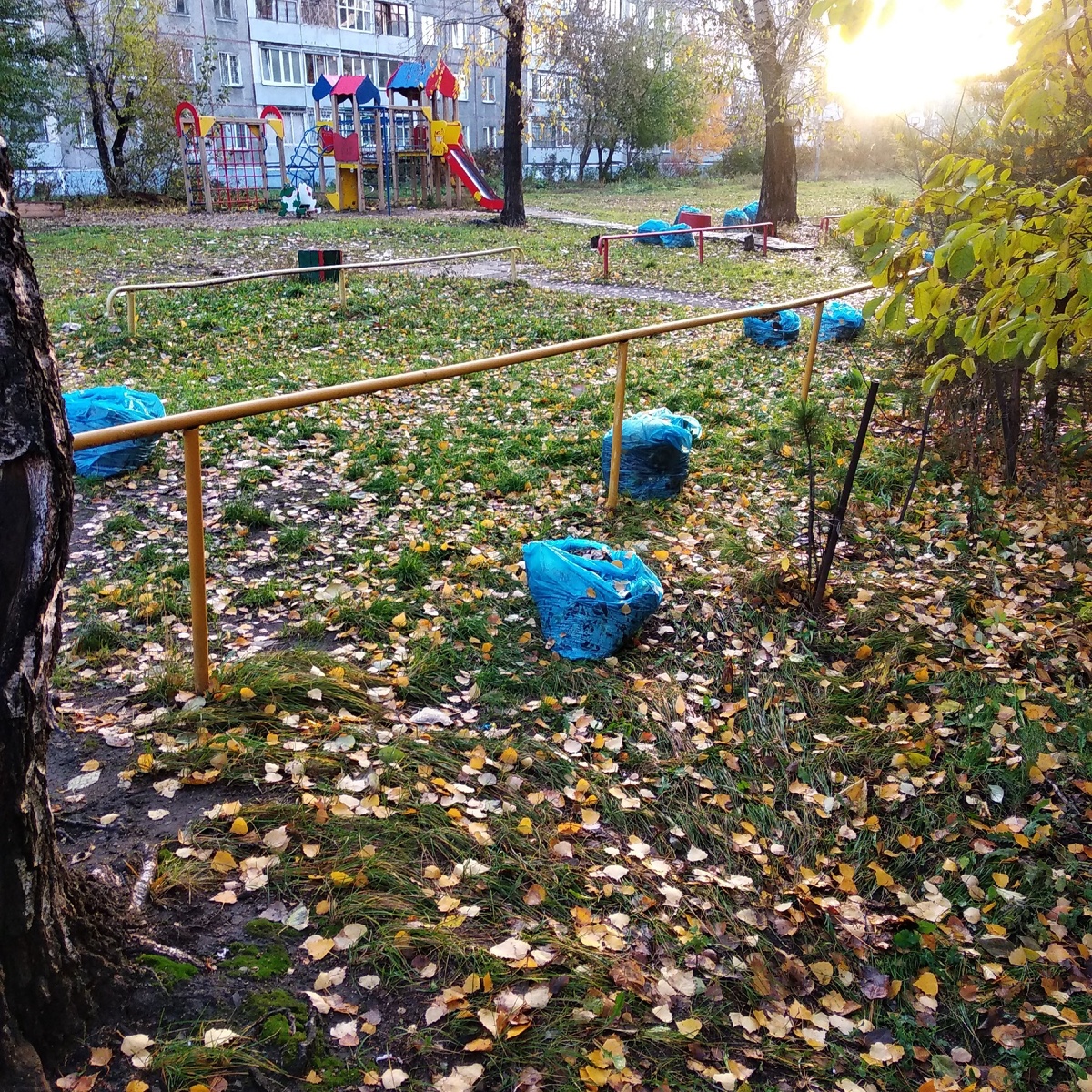 Там же, соседний двор.