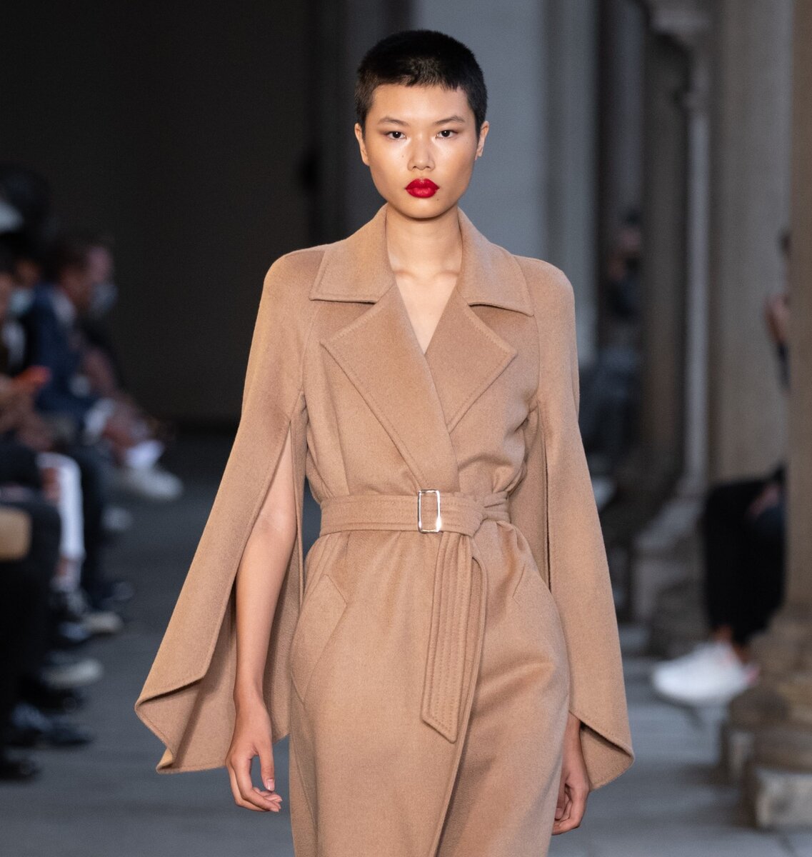 Max Mara новая коллекция 2021. Коллекция Макс Мара 2020 2021. Платье Мах Мара 2021. Коллекция Макс Мара 2021.