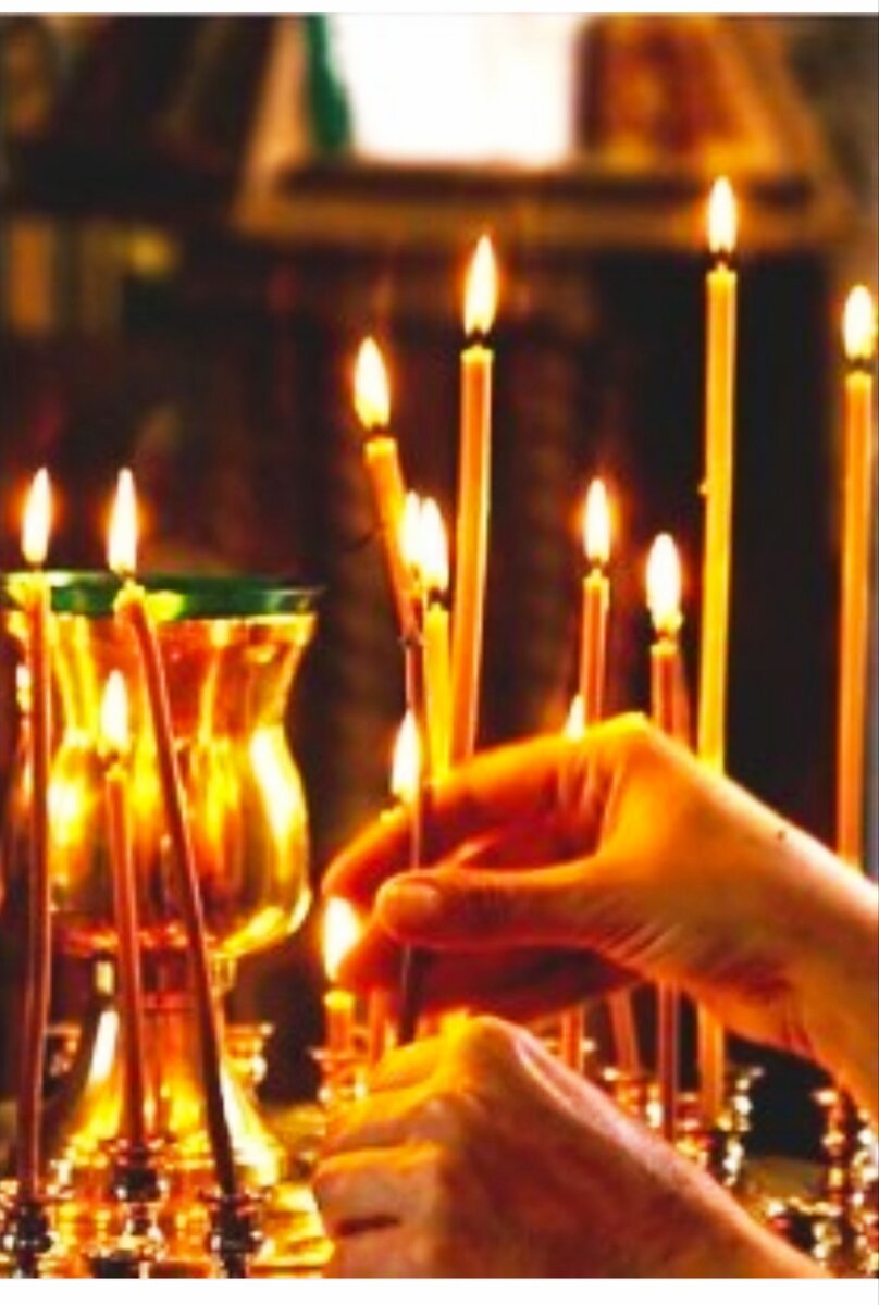 свечи в храме красивые
