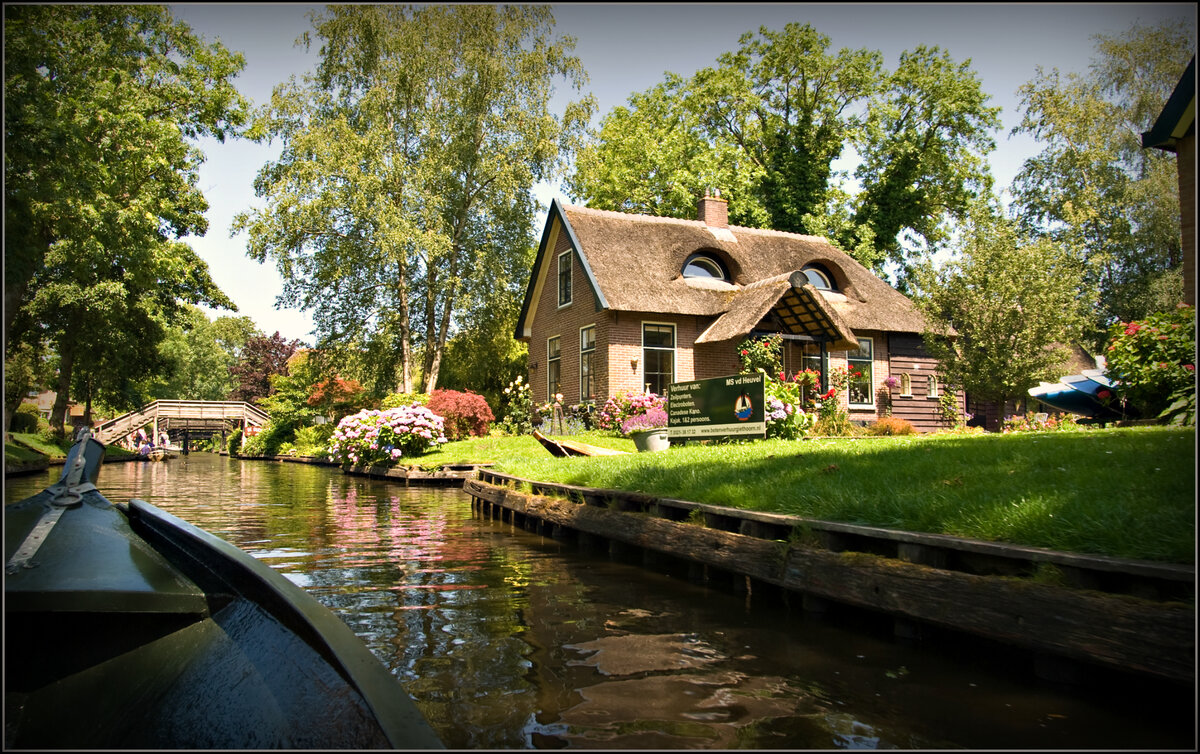 Нидерланды - необычная и красивая страна тюльпанов