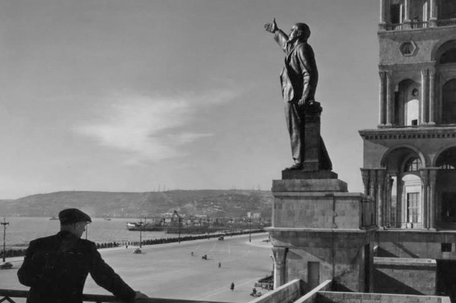 Памятник Владимиру Ленину в Азербайджане. Сергей Шиманский/МАММ / MDF / russiainphoto.ru