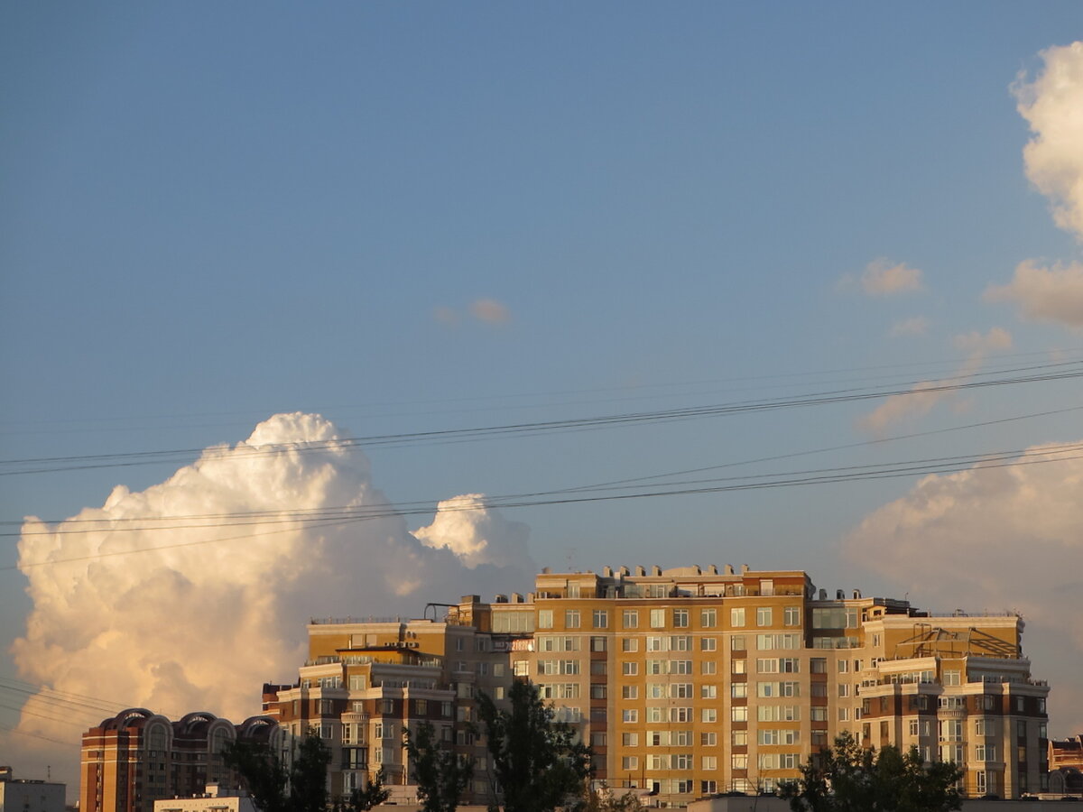 Снято (на фото и в аренду...) автором поста