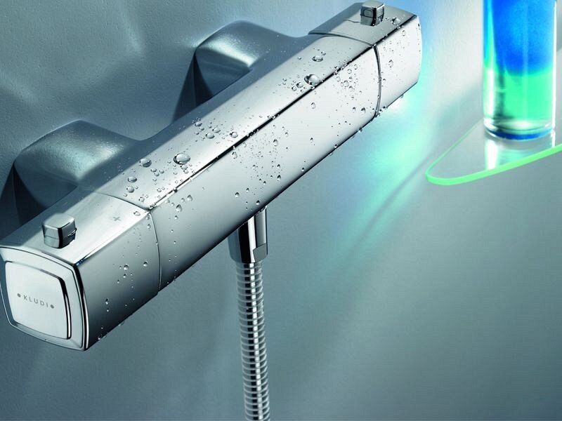 Термостат для душа Kludi Q-Beo с ограничителем горячей воды при 38 °C. Стоимость – от 27 000 руб.  Фото интернет-магазина сантехники La-Vanna
