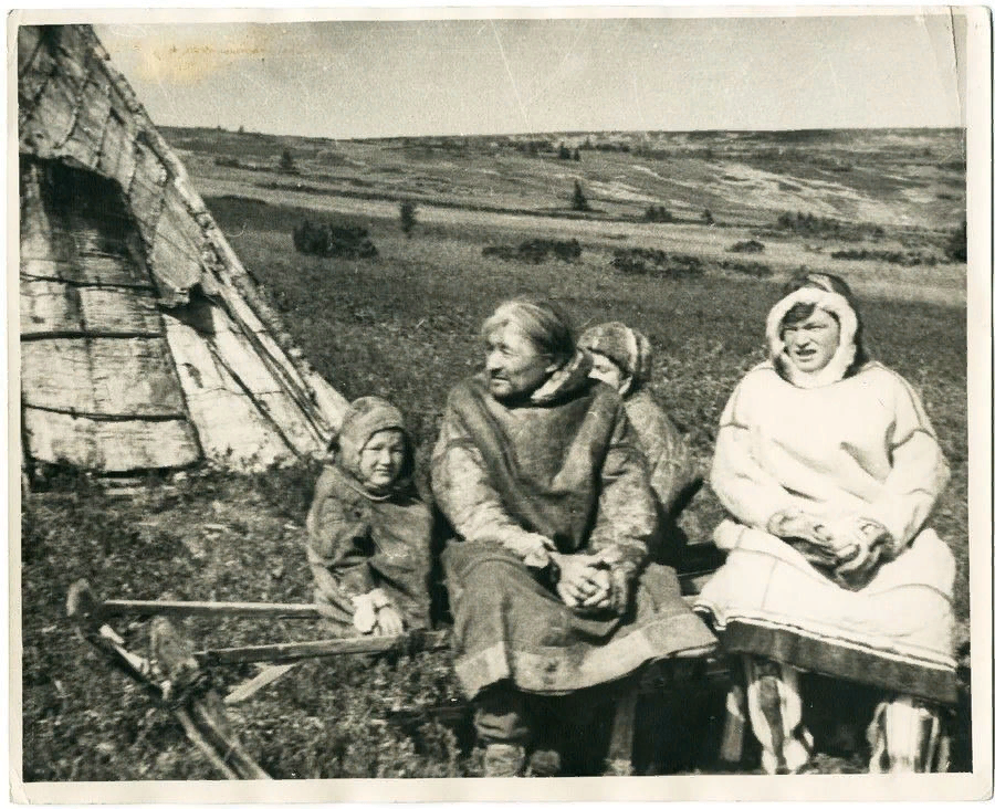 Лучше последние уральский. Манси 19 век. Народы Урала вогулы (манси). Ханты (остяки). Манси (вогулы). Коренные народы Урала вогулы манси.