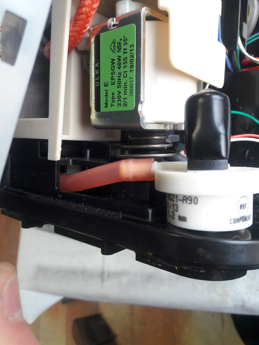 Всем здравствуйте! Сегодня у нас на ремонте кофемашина Bosch VeroCafe Latte TES 50321 с диагнозом постоянно просит промыть систему.-8