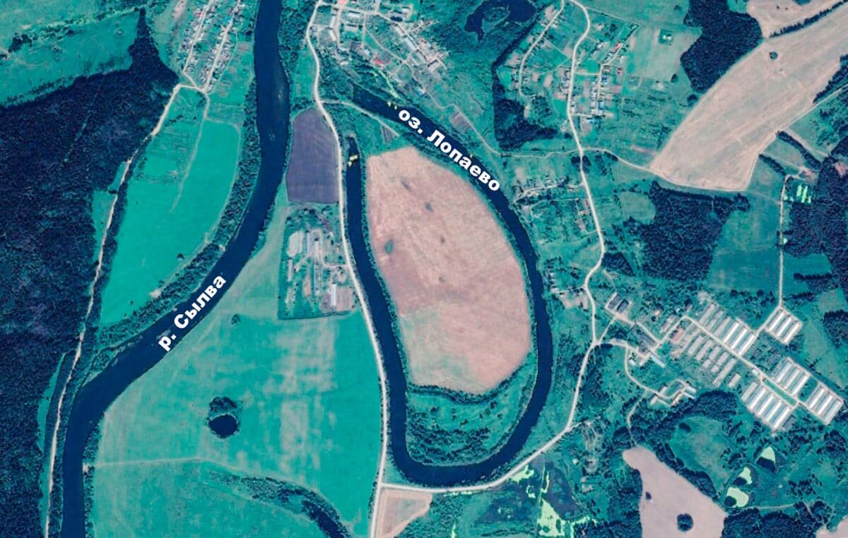 Озеро Лопаево и река Сылва на снимке Google