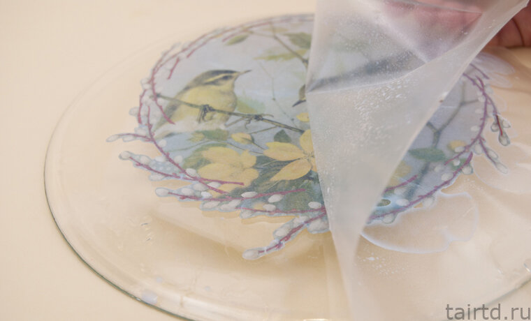 Декупаж стеклянной тарелки салфетками — урок для начинающих