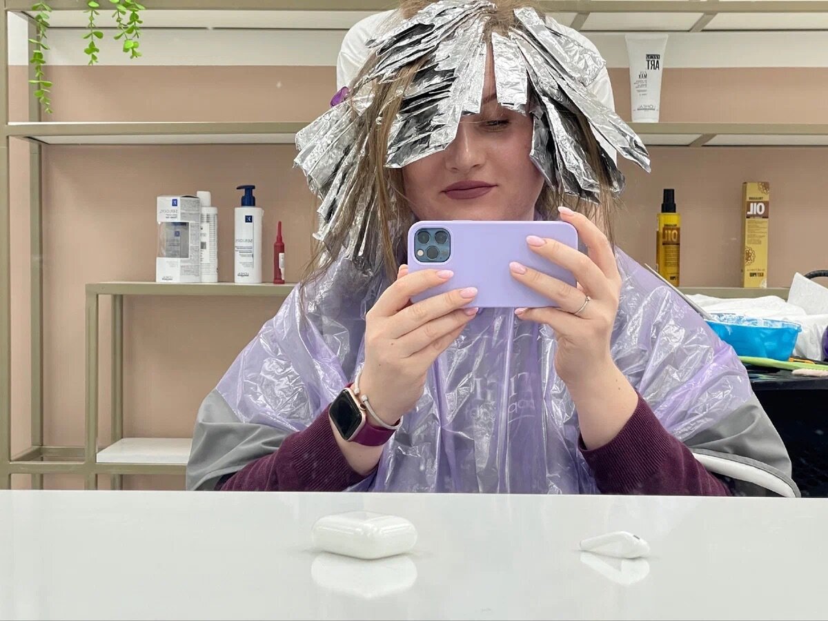 На окрашивание нужно выделить 5-6 часов