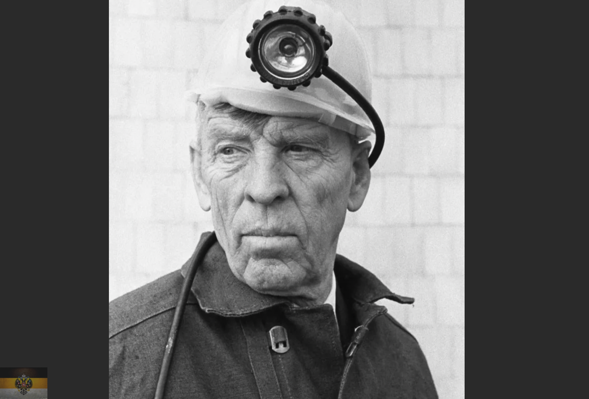 Стаханов герой социалистического труда. Стаханов алексей григорьевич (1906 – 1977). Шахтер новатор. Изотовская школа. Стахановское движение началось в ссср:.